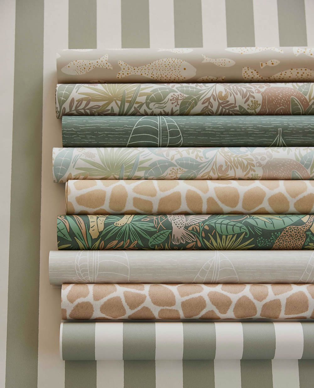 giraffe look fur pattern non-woven wallpaper brown Explore Eijffinger 323033-55-323033