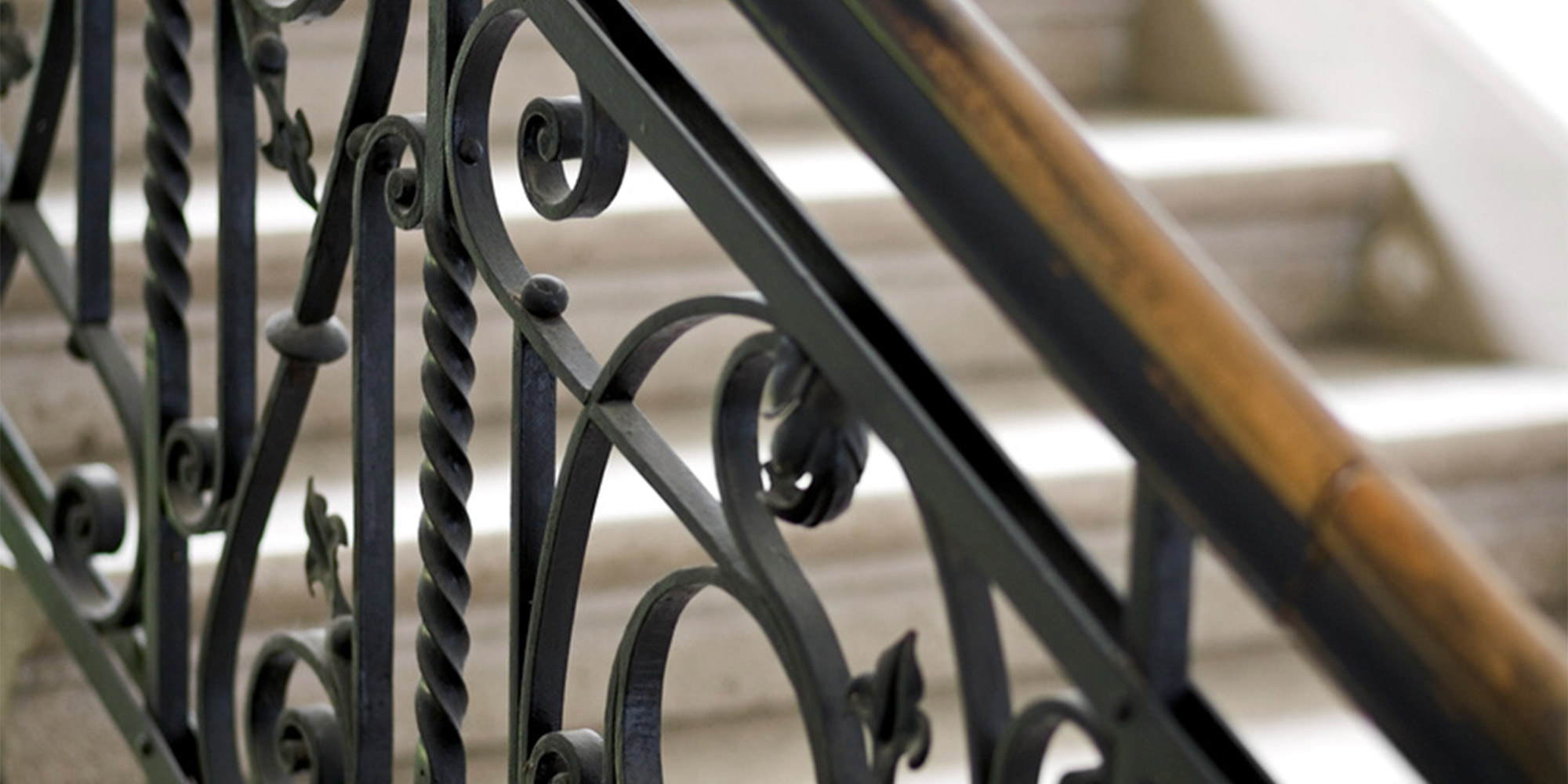 Detail eines Metallgelaenders als Beispiel fuer einen Metall Untergrund