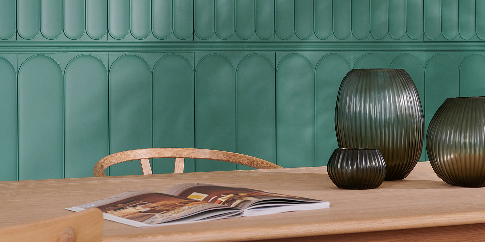 Eine Kombination aus 2 verschiedenen abgerundeten Designerpaneelen setzt besondere Wandakzente.