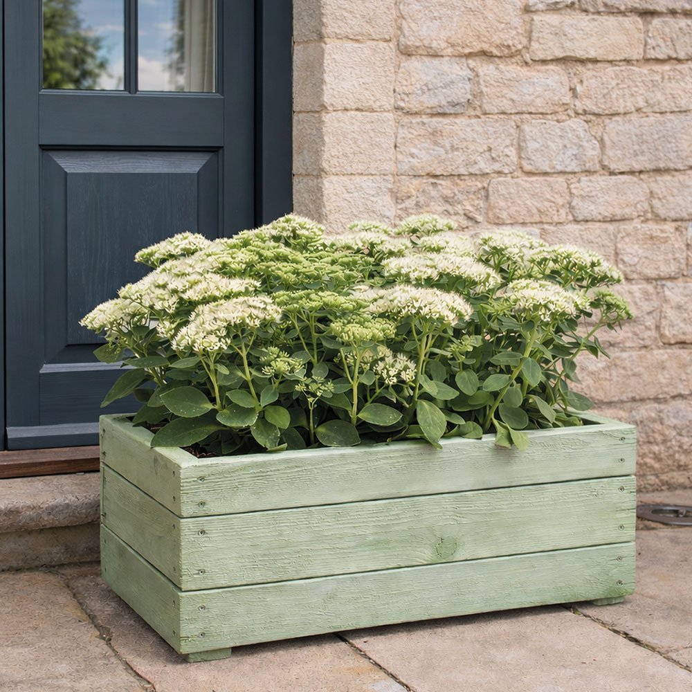 Pflanzgefäße aus Holz streichen
