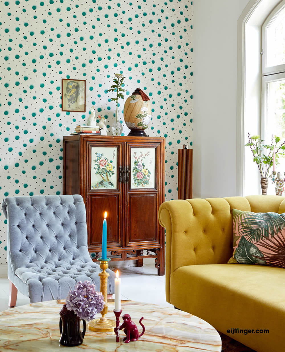 Non-woven wallpaper white dots green black-55-383510