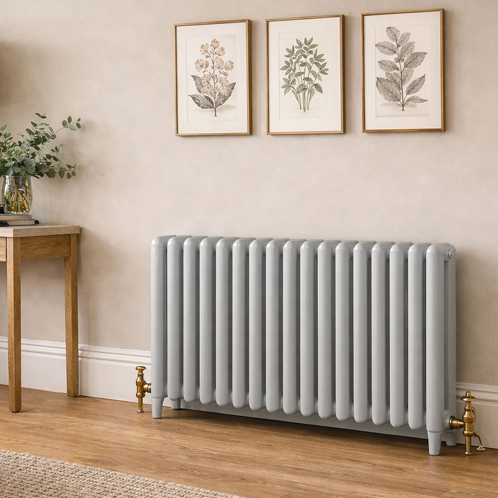 Grauer Heizkoerper an beiger Wand im Wohnraum - Ergebnisbeispiel nach dem Heizkörper streichen