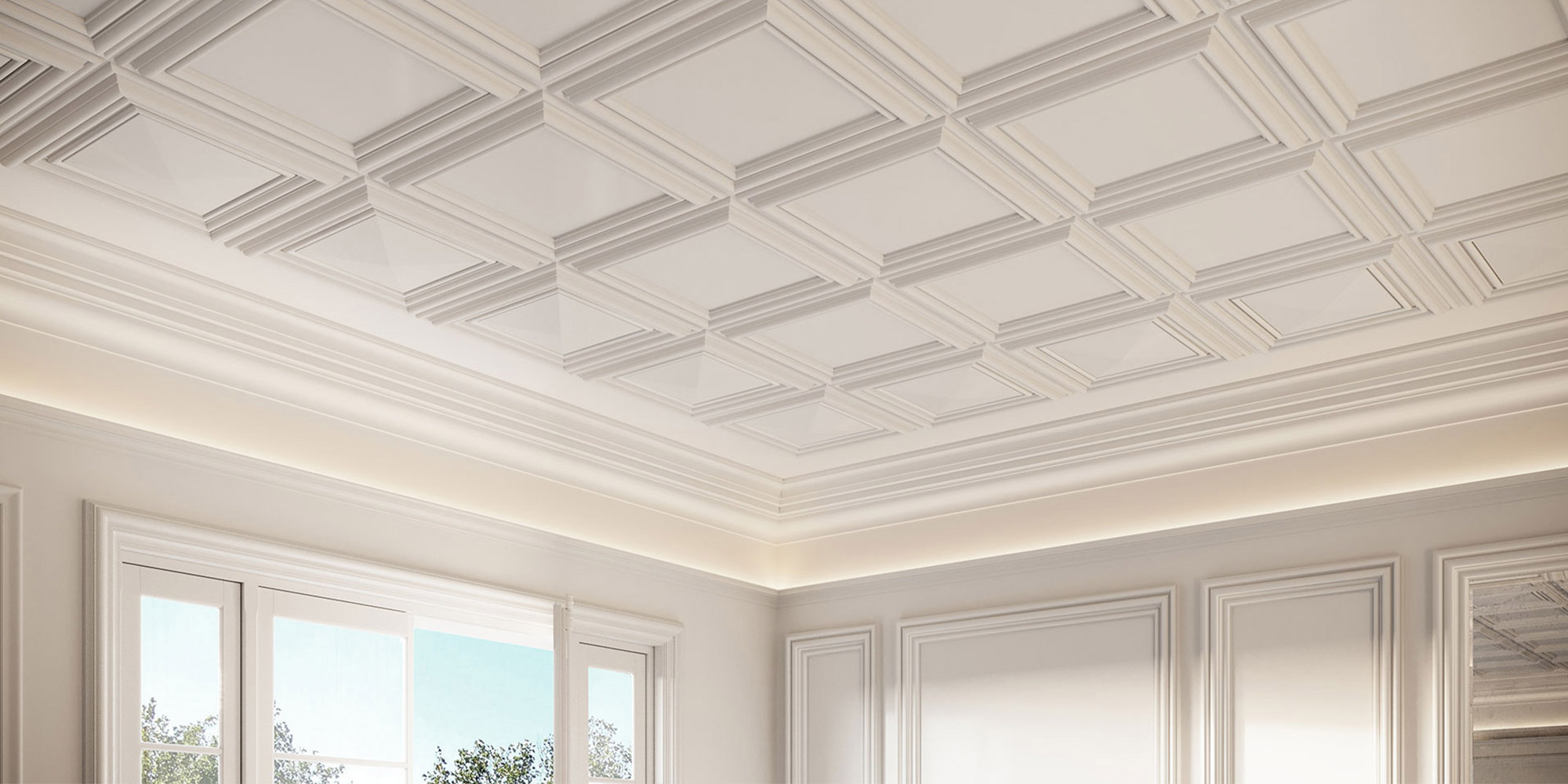 Mit Deckenleisten die Wohnzimmerdecke gekonnt in Szene setzten.