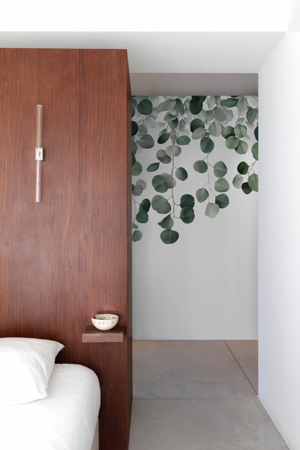 Wandbild 1,59 x 2,80 m Eukalyptus Ranken von oben grün weiß A73201