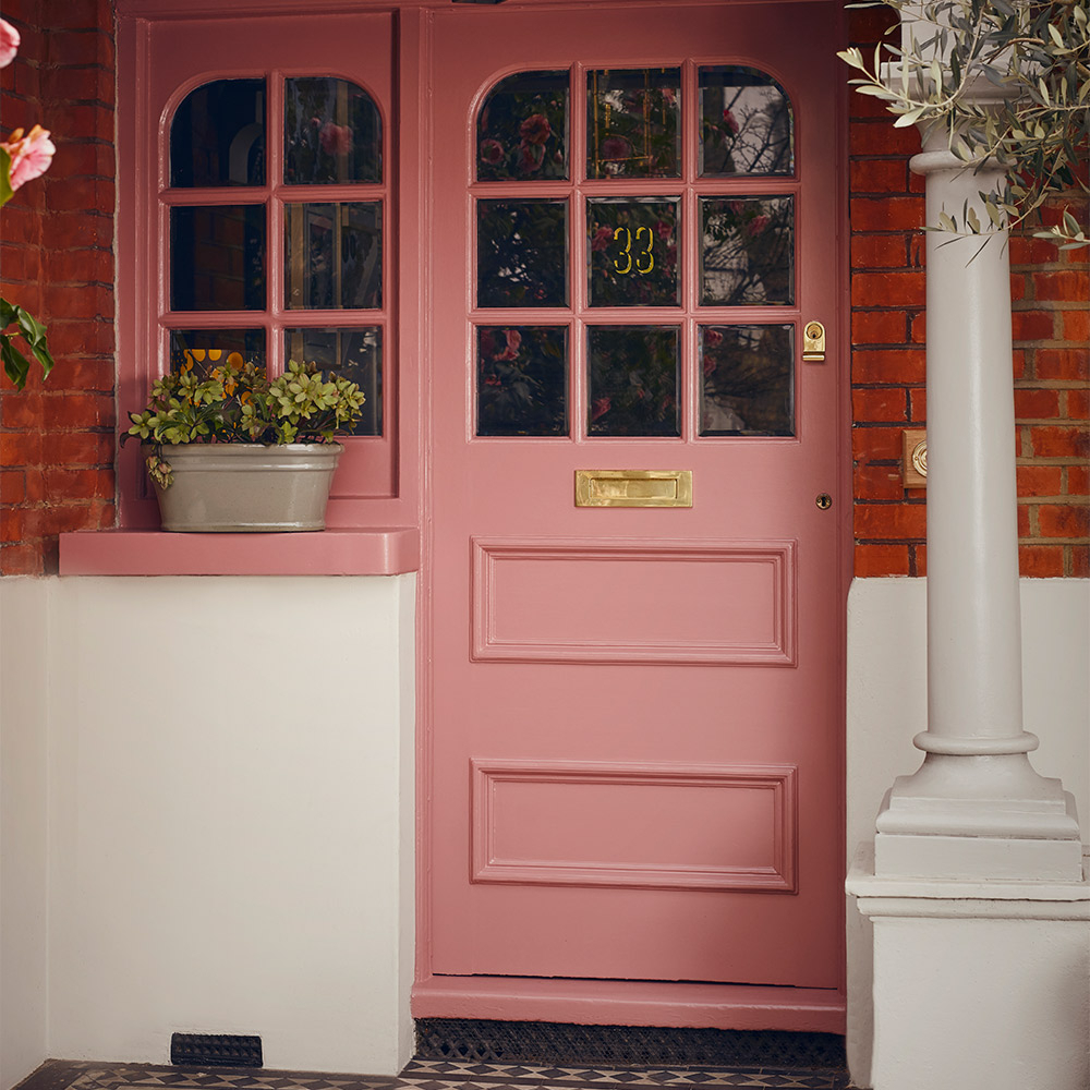 Zu den Farrow & Ball Produkten zum Haustür streichen