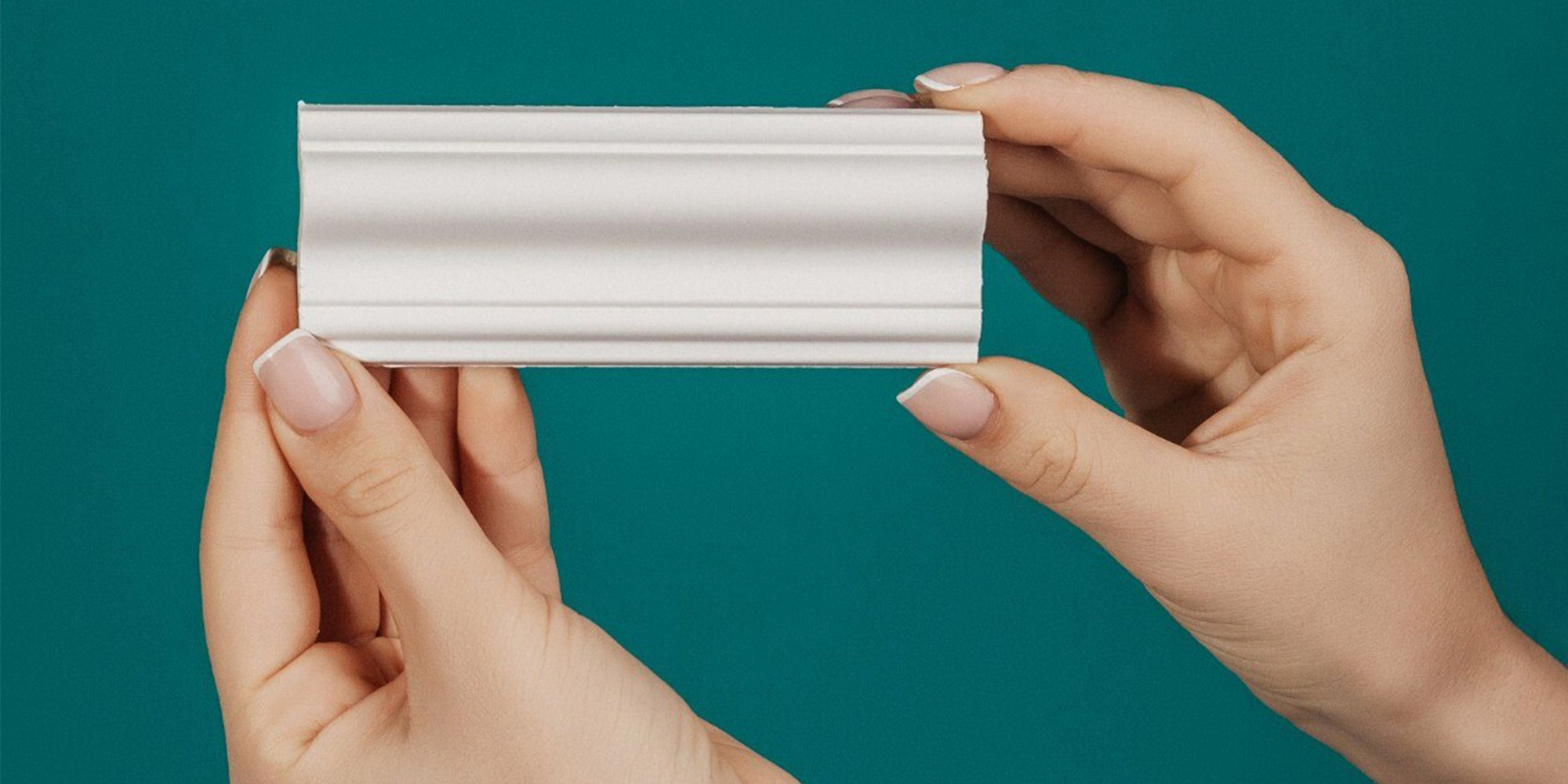 Preisgünstige B-Ware Stuckleisten mit minimalen optischen Mängeln.