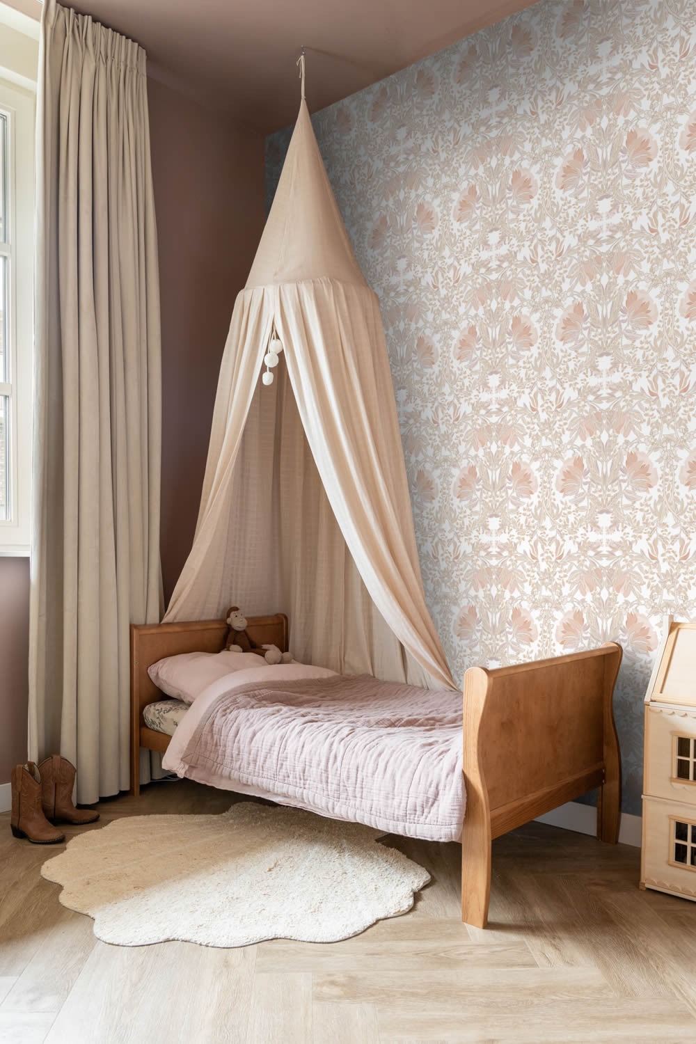 Non-woven wallpaper floral vines white 139613