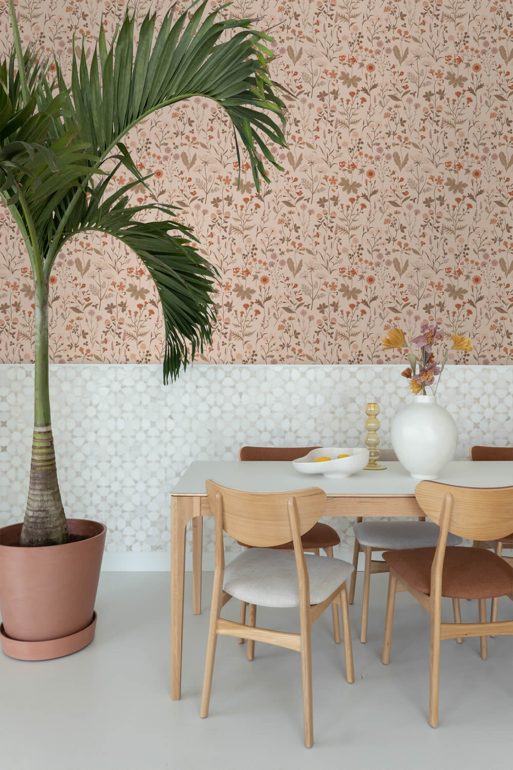 Floral wallpaper non-woven scandi wildflowers brown 139597