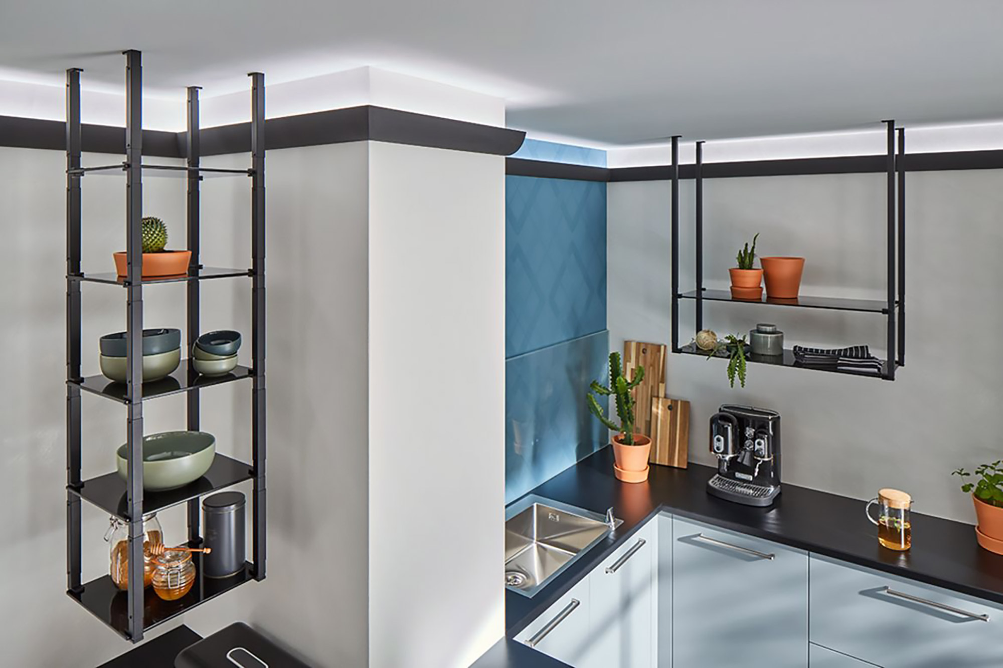 Tune-Light-LED von Brillux für wohnliche Beleuchtung an der Decke in einer modernen Küche.