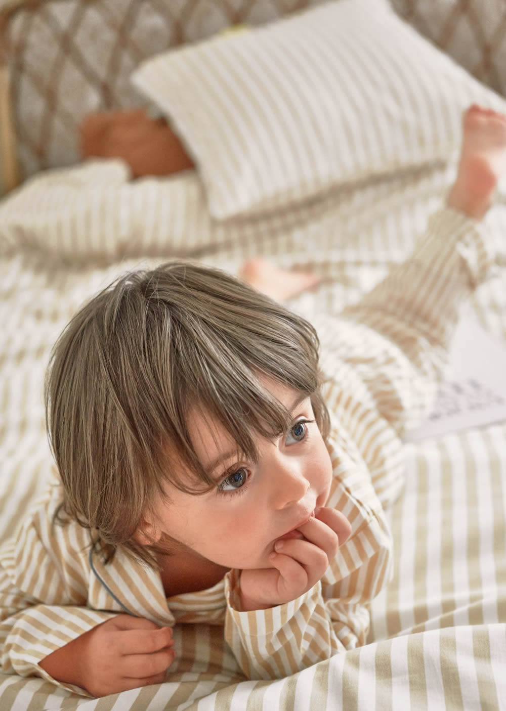 Stoff weiß grün gestreift Streifen OUAT45347197